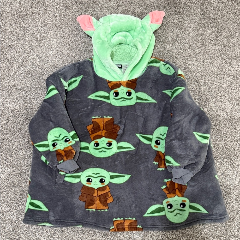 Star Wars Kids Comfy with Green and Gray Baby Yoda Design